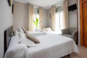 Отель Hostal La Muralla  Севилья